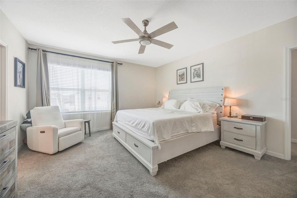 На продажу: $399,900 (3 спален, 2 ванн, 1961 Квадратных фут)