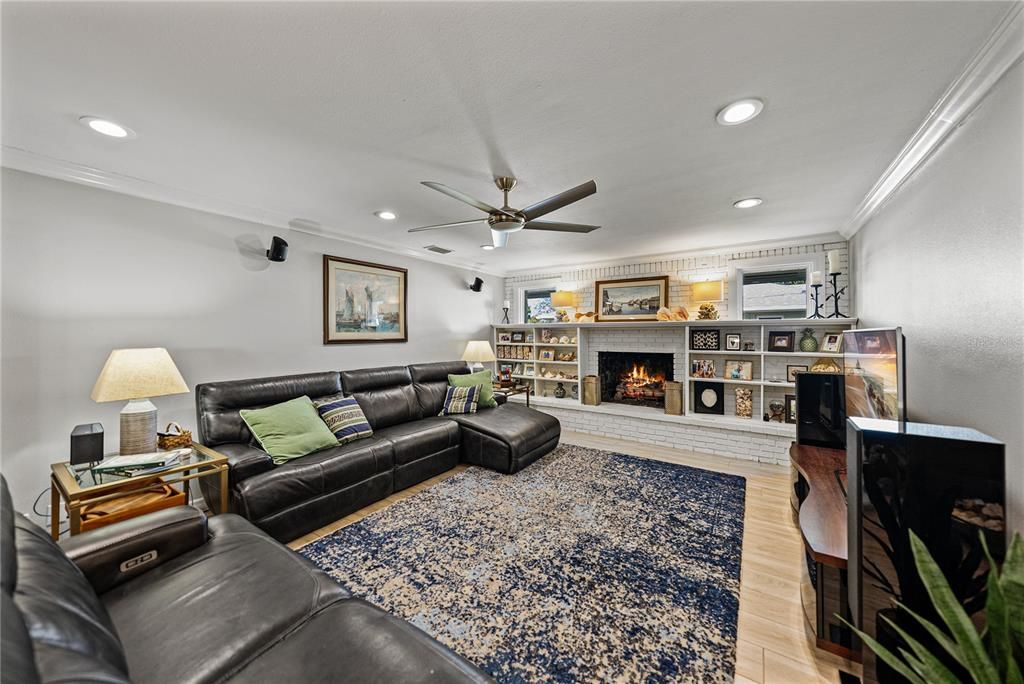 En Venta: $650,000 (3 camas, 3 baños, 2547 Pies cuadrados)