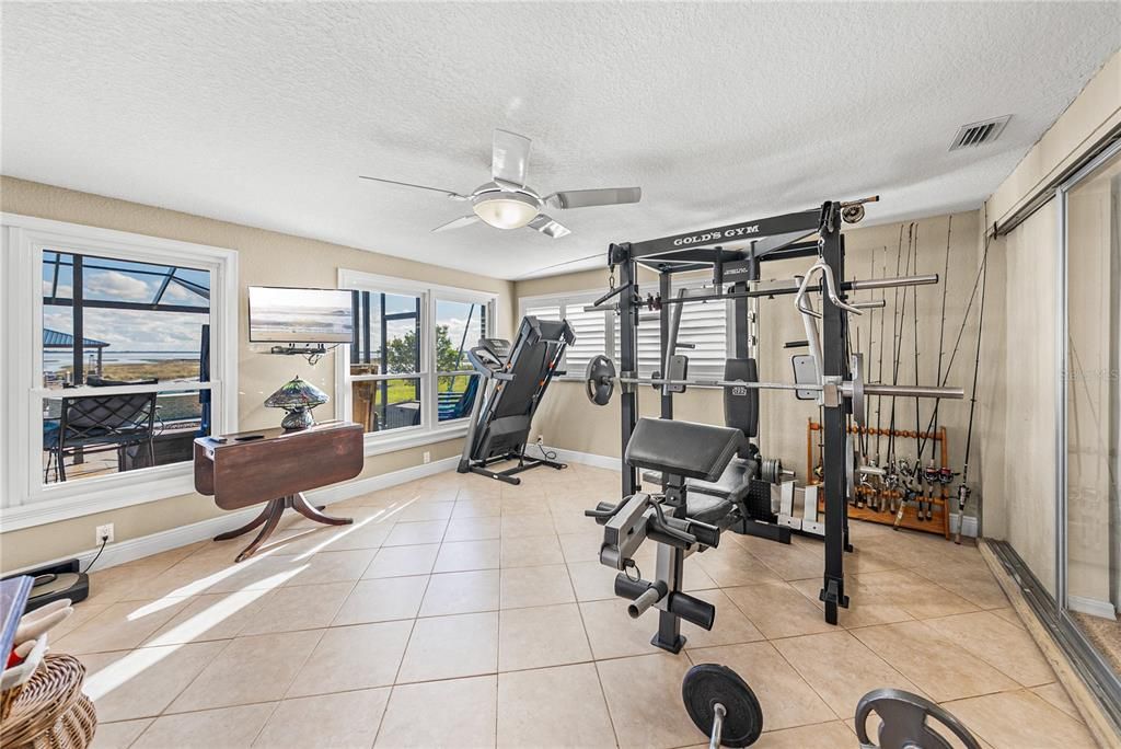 En Venta: $650,000 (3 camas, 3 baños, 2547 Pies cuadrados)