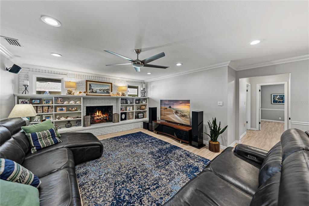 En Venta: $650,000 (3 camas, 3 baños, 2547 Pies cuadrados)