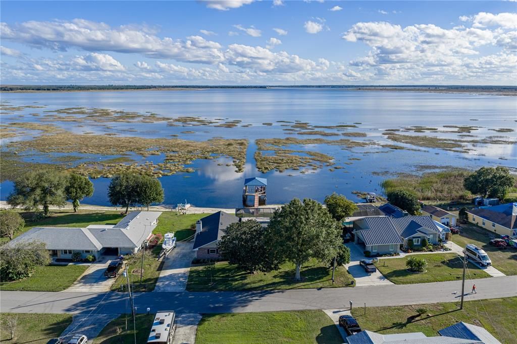 En Venta: $650,000 (3 camas, 3 baños, 2547 Pies cuadrados)