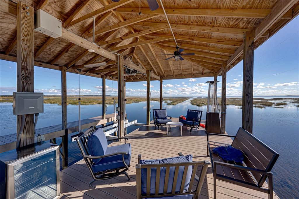 En Venta: $650,000 (3 camas, 3 baños, 2547 Pies cuadrados)