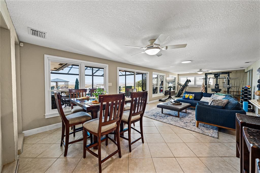 En Venta: $650,000 (3 camas, 3 baños, 2547 Pies cuadrados)