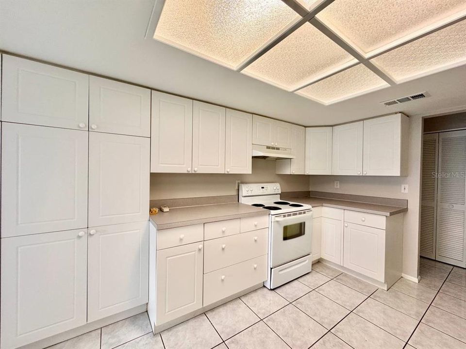 В аренду: $2,000 (3 спален, 2 ванн, 1220 Квадратных фут)