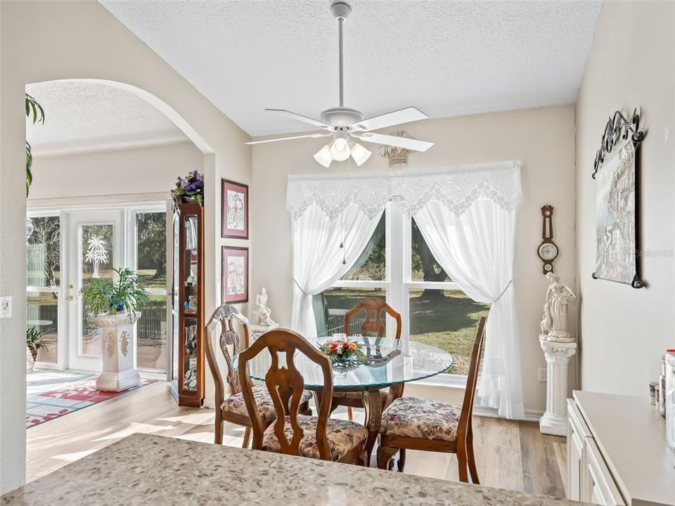 На продажу: $437,900 (3 спален, 2 ванн, 2236 Квадратных фут)