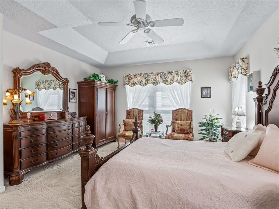 На продажу: $437,900 (3 спален, 2 ванн, 2236 Квадратных фут)