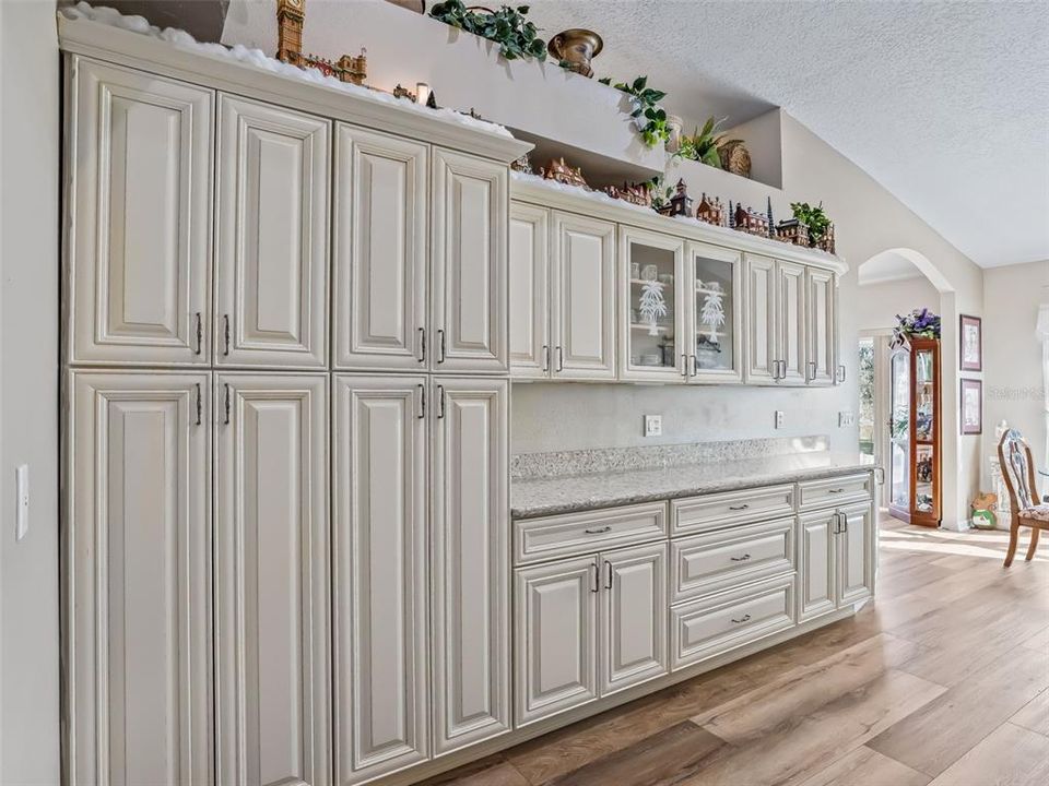 На продажу: $437,900 (3 спален, 2 ванн, 2236 Квадратных фут)