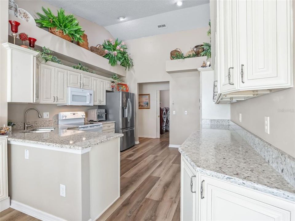 На продажу: $437,900 (3 спален, 2 ванн, 2236 Квадратных фут)