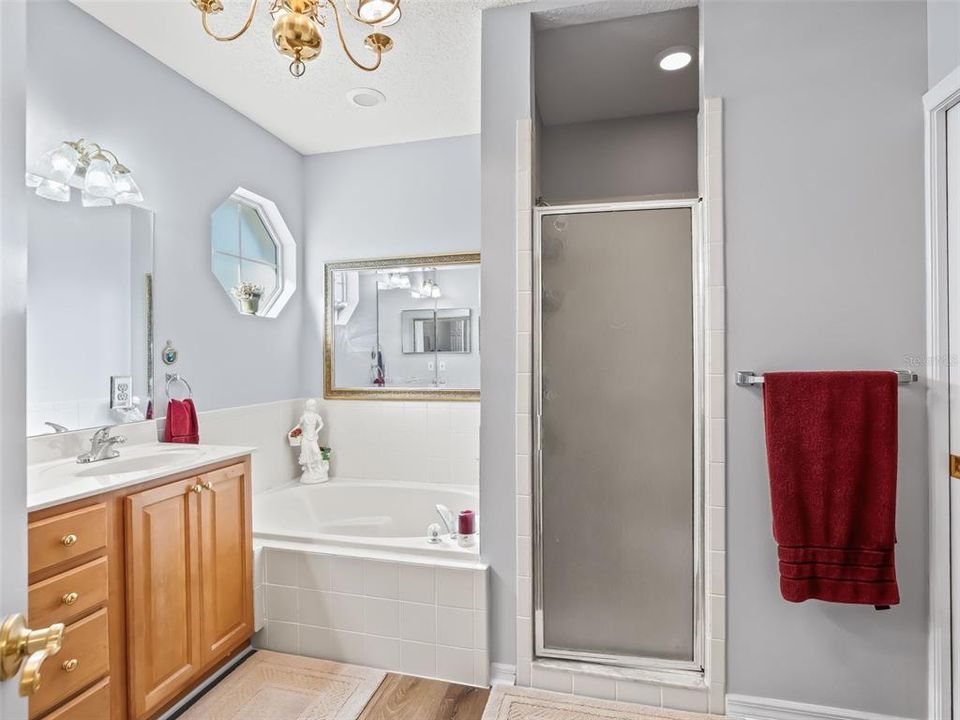 На продажу: $437,900 (3 спален, 2 ванн, 2236 Квадратных фут)