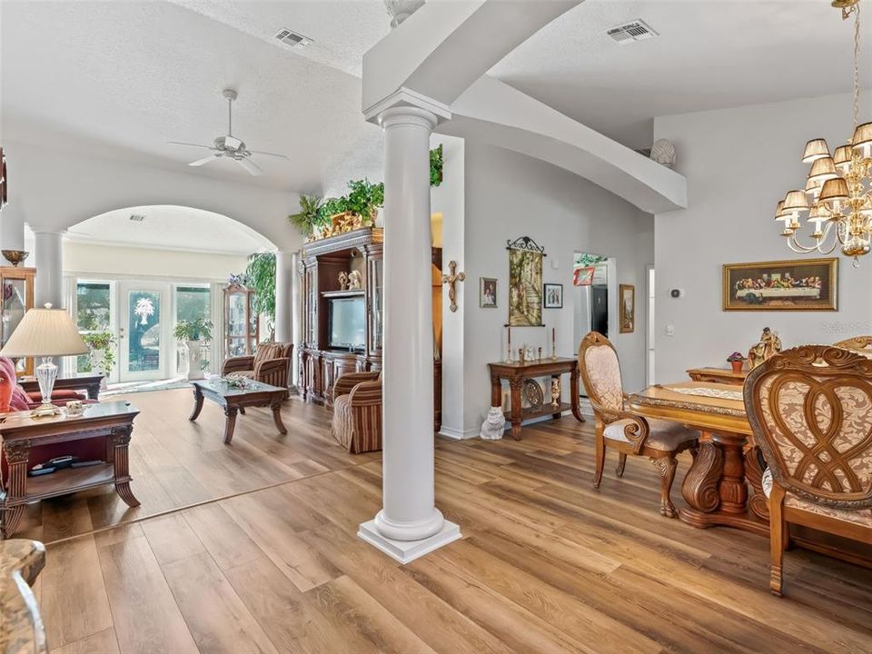 На продажу: $437,900 (3 спален, 2 ванн, 2236 Квадратных фут)