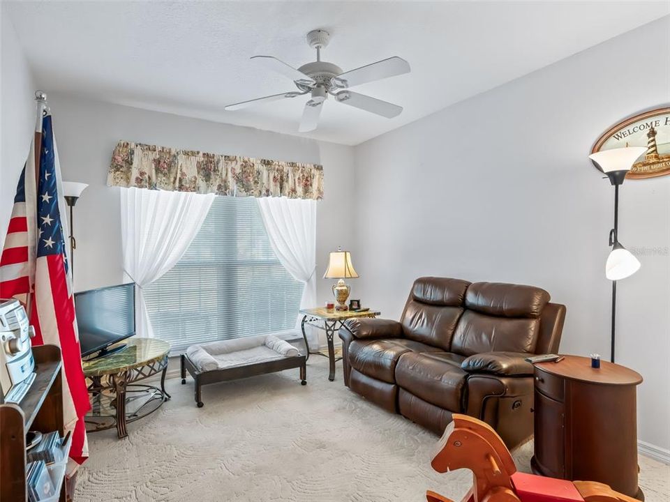 На продажу: $437,900 (3 спален, 2 ванн, 2236 Квадратных фут)