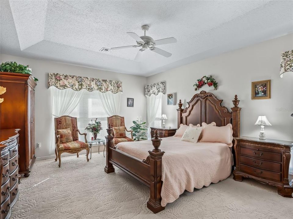 На продажу: $437,900 (3 спален, 2 ванн, 2236 Квадратных фут)