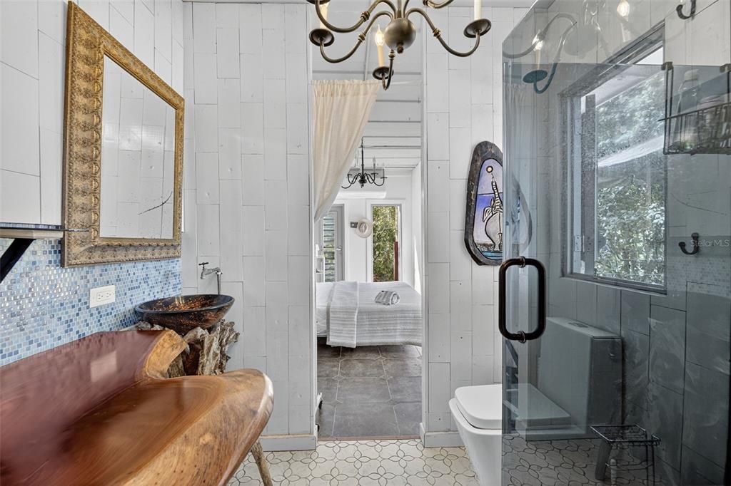 For Rent: $1,500 (1 beds, 1 baths, 700 Square Feet)