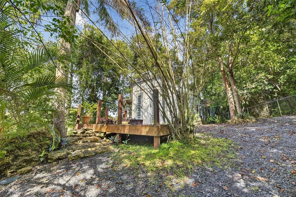 For Rent: $1,500 (1 beds, 1 baths, 700 Square Feet)