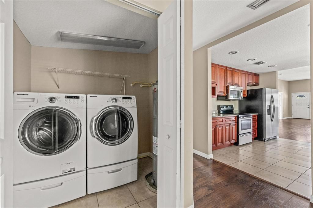 В аренду: $3,400 (3 спален, 2 ванн, 1566 Квадратных фут)