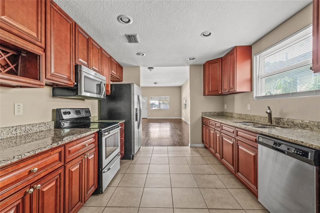 В аренду: $3,400 (3 спален, 2 ванн, 1566 Квадратных фут)