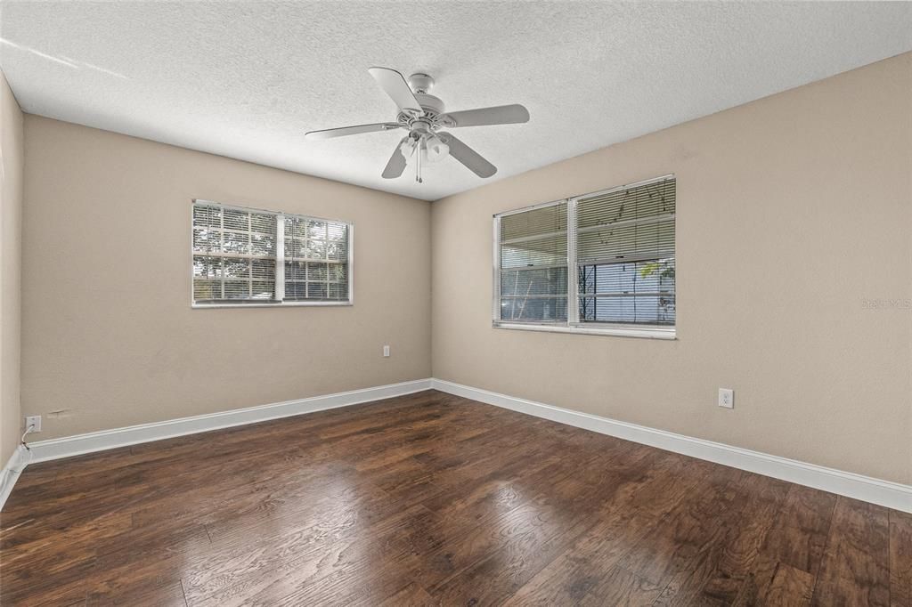 В аренду: $3,400 (3 спален, 2 ванн, 1566 Квадратных фут)