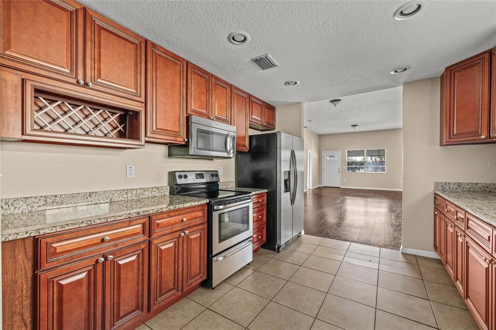 В аренду: $3,400 (3 спален, 2 ванн, 1566 Квадратных фут)