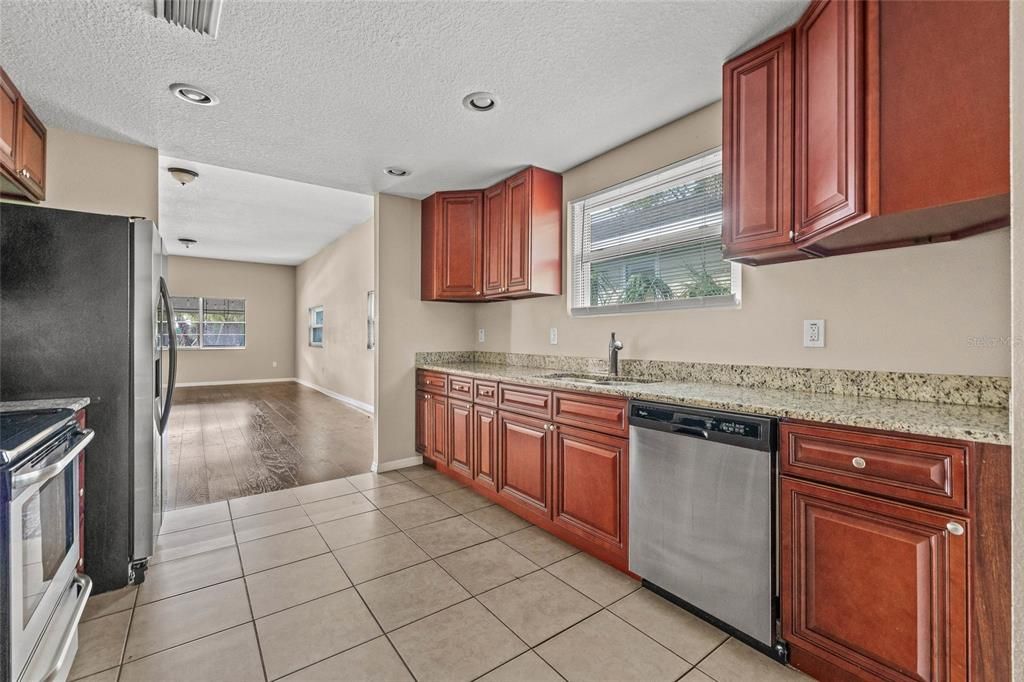 В аренду: $3,400 (3 спален, 2 ванн, 1566 Квадратных фут)