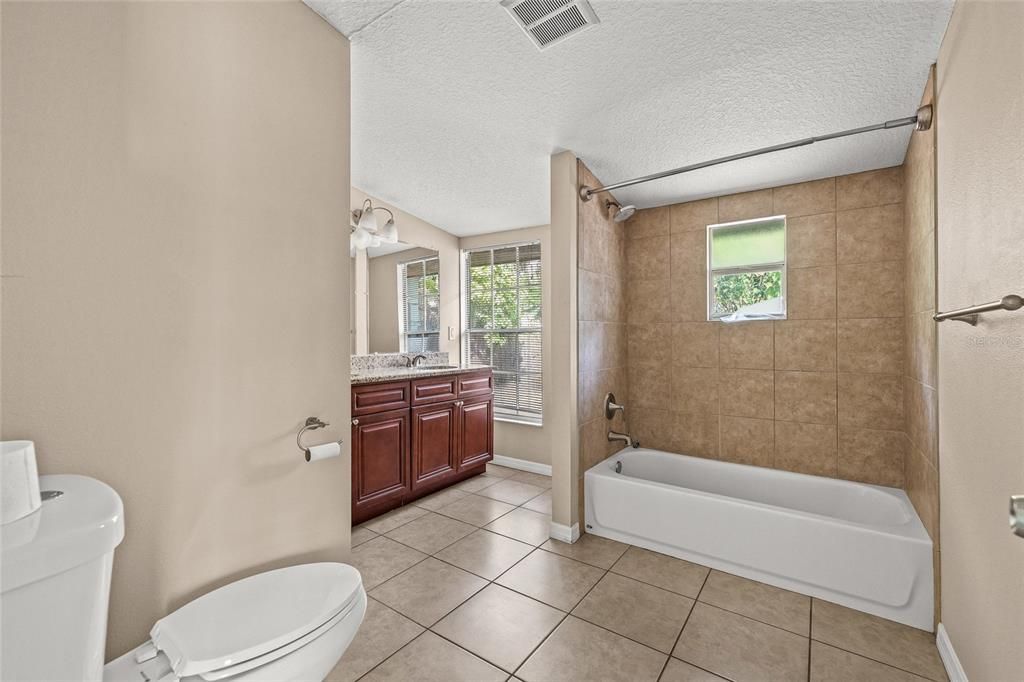 В аренду: $3,400 (3 спален, 2 ванн, 1566 Квадратных фут)