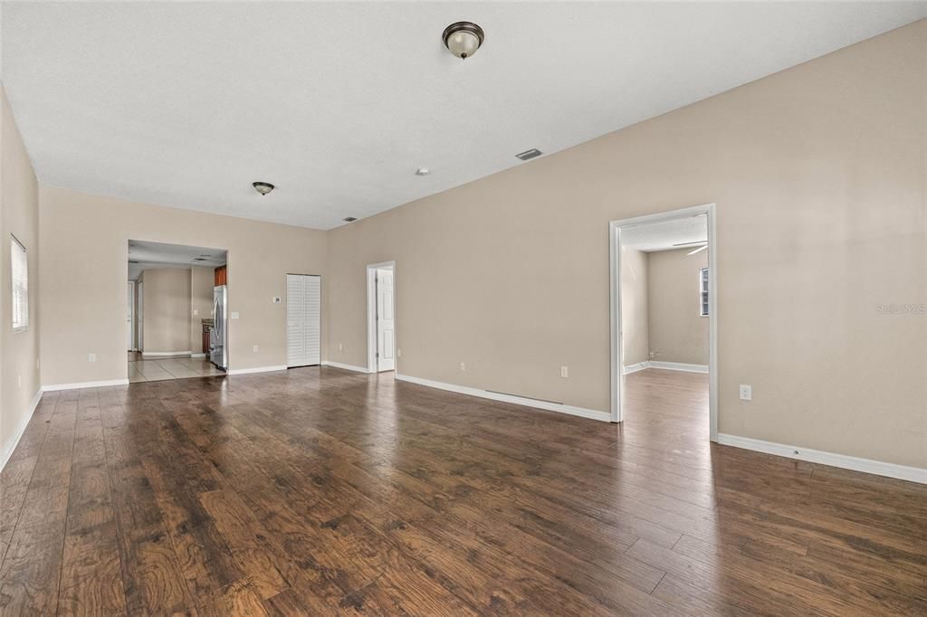 В аренду: $3,400 (3 спален, 2 ванн, 1566 Квадратных фут)