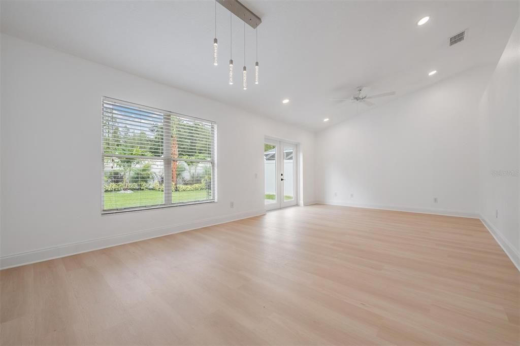 В аренду: $2,650 (3 спален, 2 ванн, 1248 Квадратных фут)