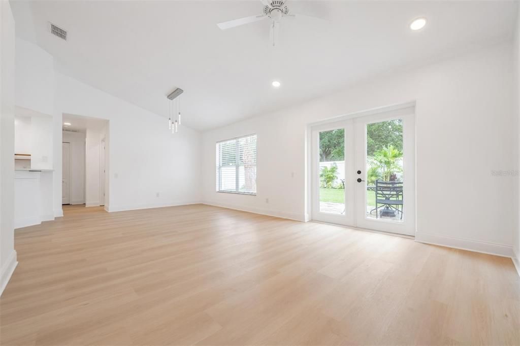 В аренду: $2,650 (3 спален, 2 ванн, 1248 Квадратных фут)