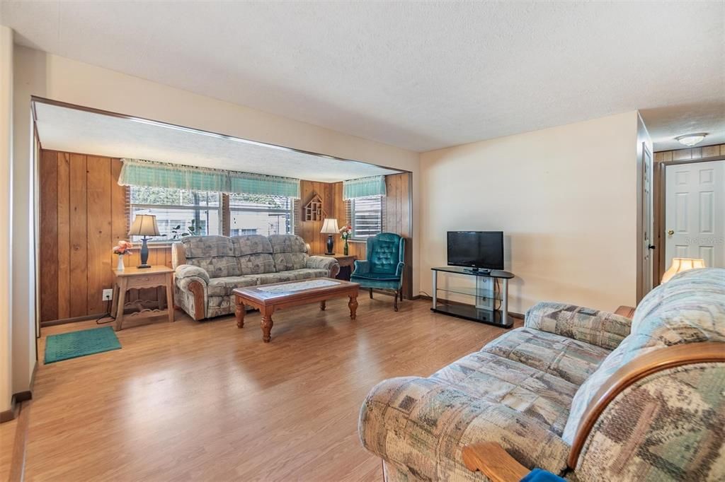 En Venta: $123,000 (2 camas, 2 baños, 985 Pies cuadrados)