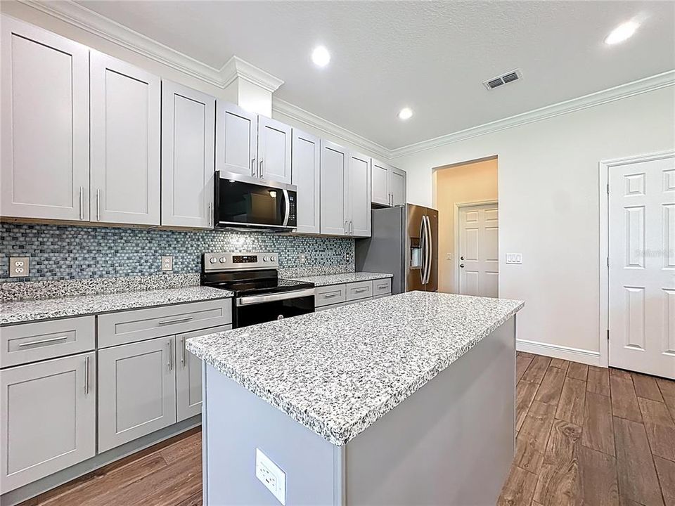 For Sale: $700,000 (4 beds, 3 baths, 2927 Square Feet)