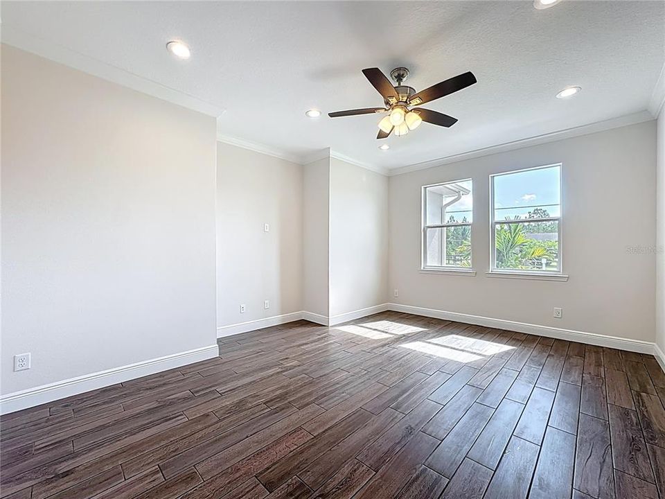 For Sale: $700,000 (4 beds, 3 baths, 2927 Square Feet)