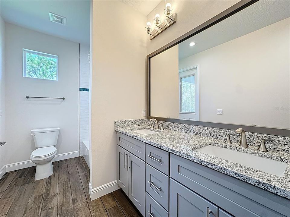 For Sale: $700,000 (4 beds, 3 baths, 2927 Square Feet)