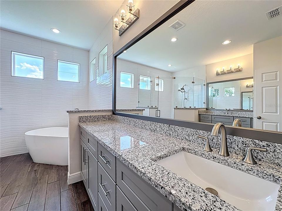 For Sale: $700,000 (4 beds, 3 baths, 2927 Square Feet)