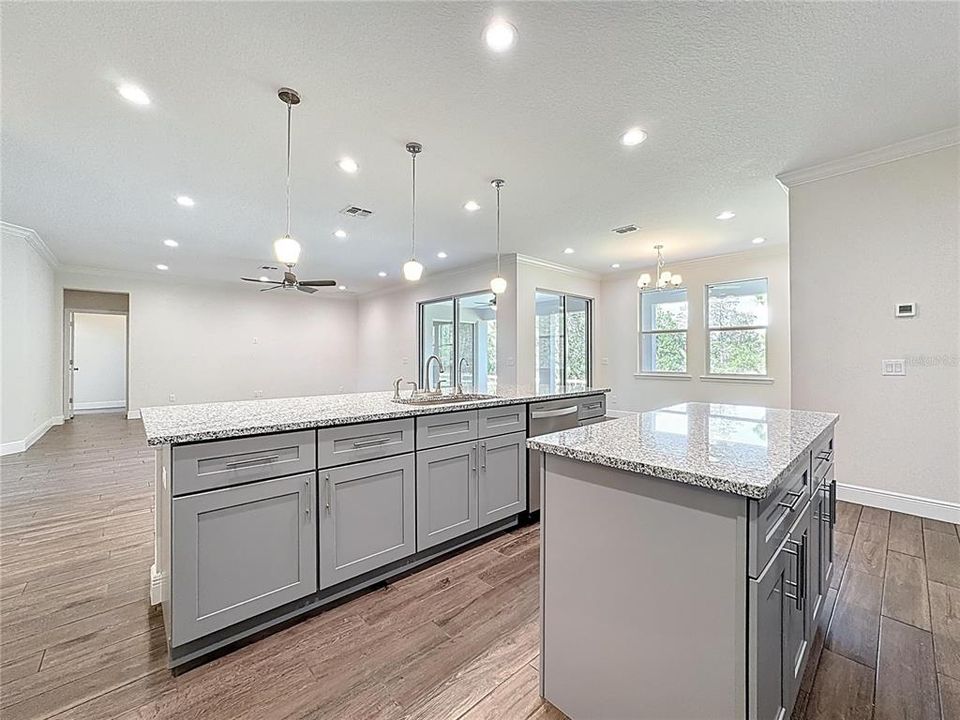 For Sale: $700,000 (4 beds, 3 baths, 2927 Square Feet)