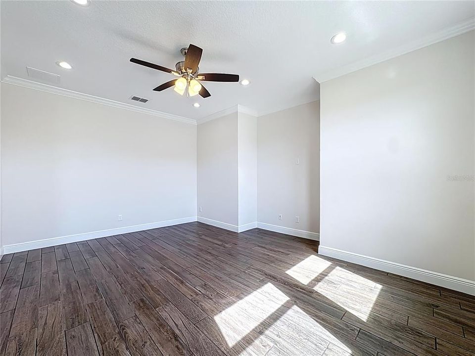 For Sale: $700,000 (4 beds, 3 baths, 2927 Square Feet)