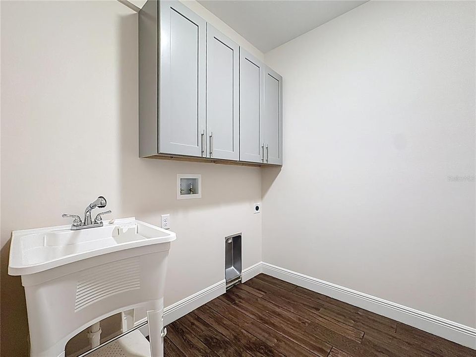 For Sale: $700,000 (4 beds, 3 baths, 2927 Square Feet)