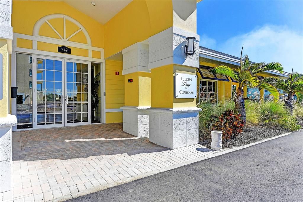 For Rent: $3,500 (3 beds, 3 baths, 2000 Square Feet)