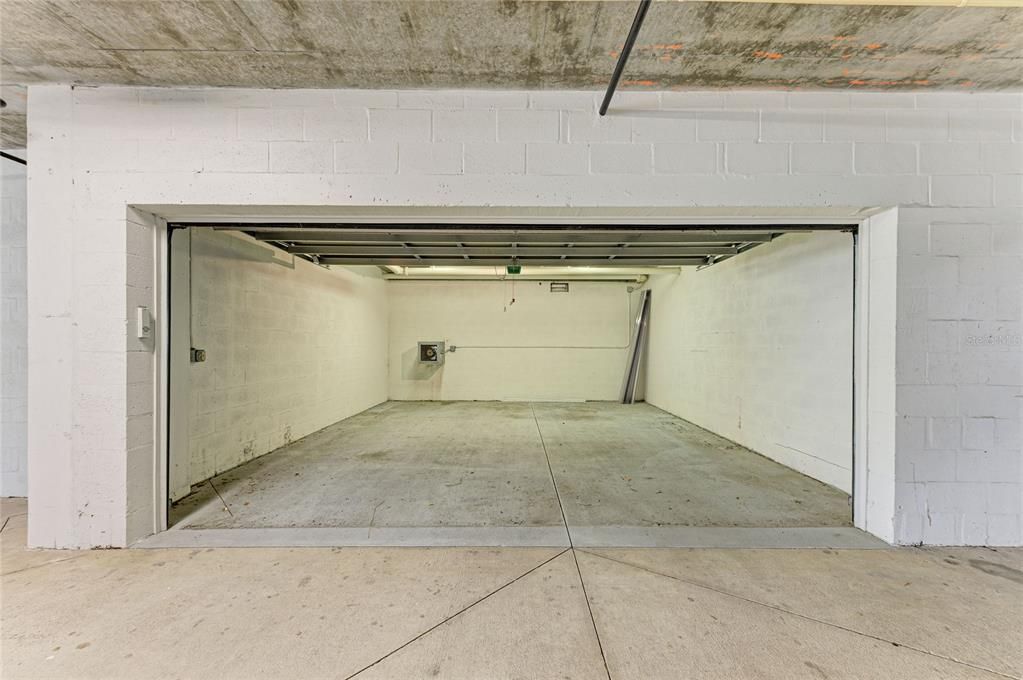 For Rent: $3,500 (3 beds, 3 baths, 2000 Square Feet)