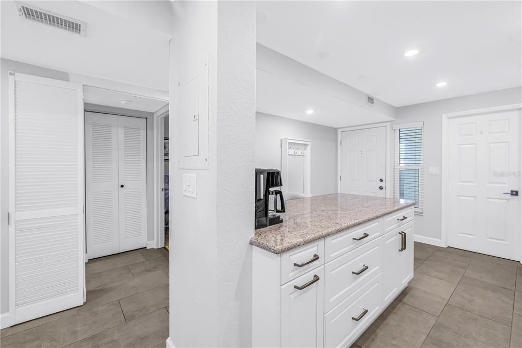 For Sale: $599,000 (2 beds, 2 baths, 1160 Square Feet)