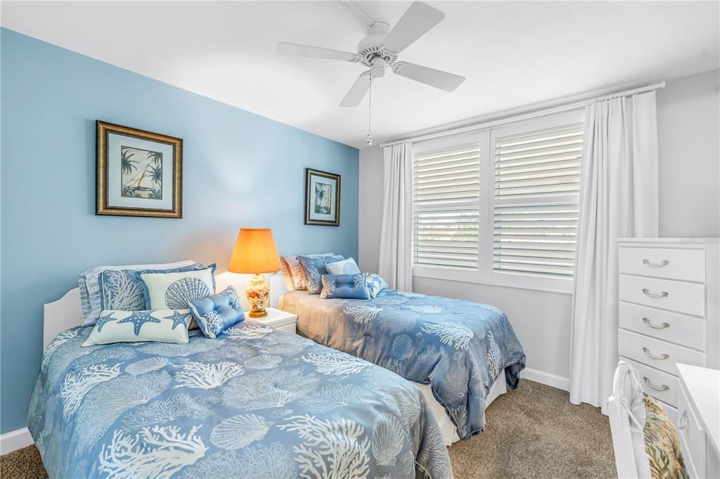 For Sale: $599,000 (2 beds, 2 baths, 1160 Square Feet)