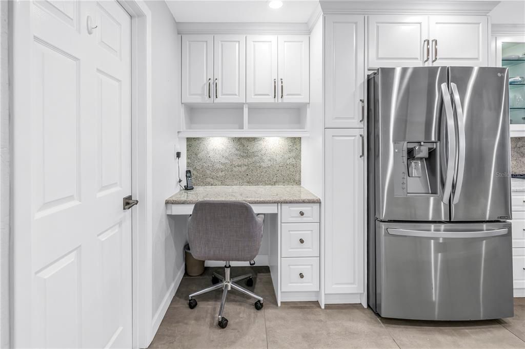 For Sale: $599,000 (2 beds, 2 baths, 1160 Square Feet)