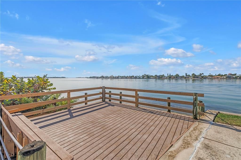 For Sale: $599,000 (2 beds, 2 baths, 1160 Square Feet)