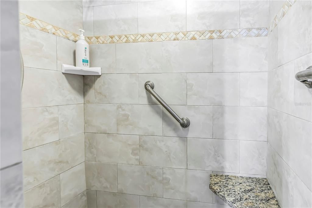 For Sale: $599,000 (2 beds, 2 baths, 1160 Square Feet)