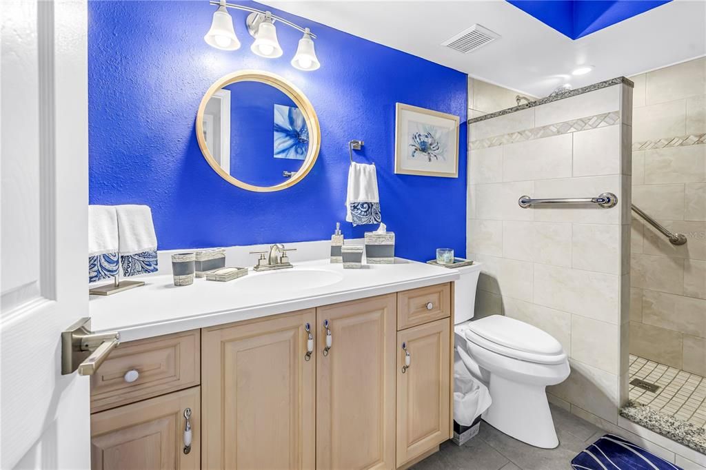 For Sale: $599,000 (2 beds, 2 baths, 1160 Square Feet)