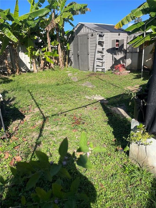 For Sale: $155,000 (5 beds, 3 baths, 1100 Square Feet)