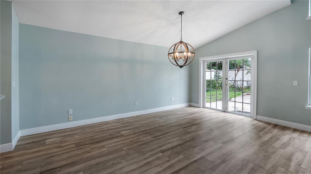 For Rent: $2,500 (4 beds, 2 baths, 1772 Square Feet)