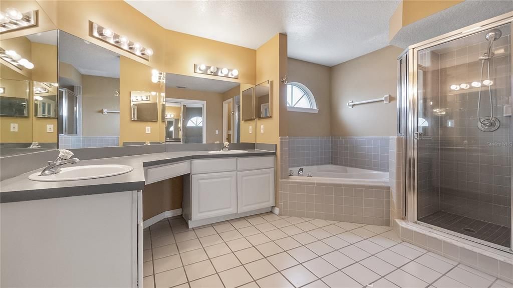 For Rent: $2,500 (4 beds, 2 baths, 1772 Square Feet)