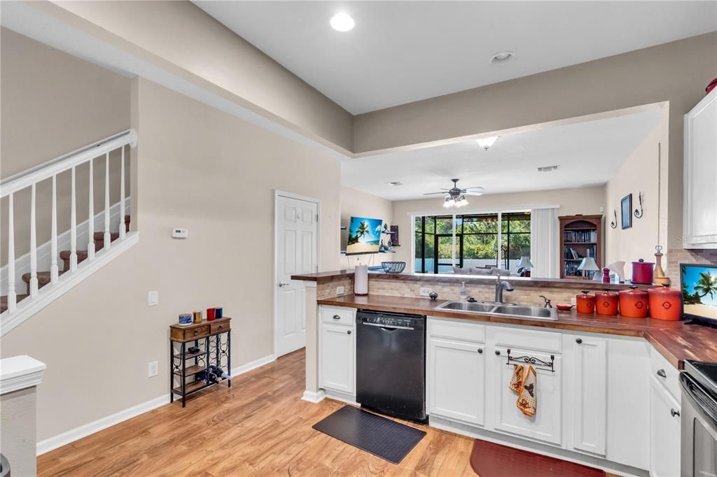 На продажу: $320,000 (3 спален, 2 ванн, 1622 Квадратных фут)