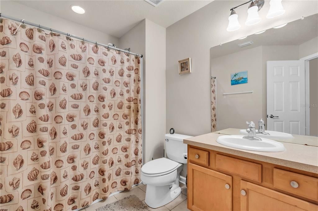 На продажу: $320,000 (3 спален, 2 ванн, 1622 Квадратных фут)