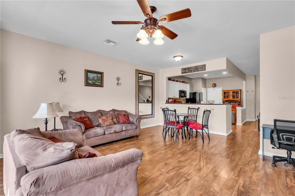 На продажу: $320,000 (3 спален, 2 ванн, 1622 Квадратных фут)