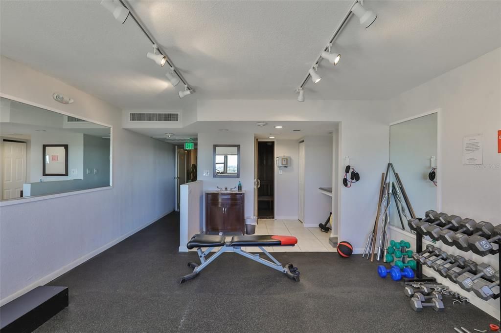 For Rent: $4,000 (2 beds, 2 baths, 1320 Square Feet)